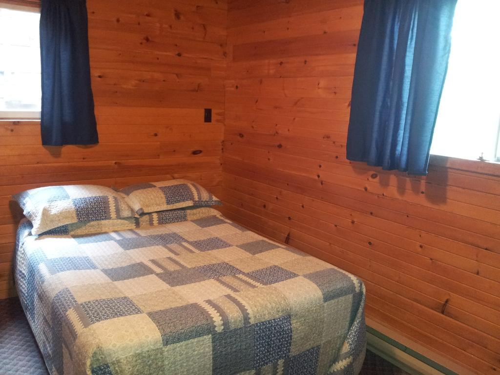 Red Lodge Resort Little Current الغرفة الصورة