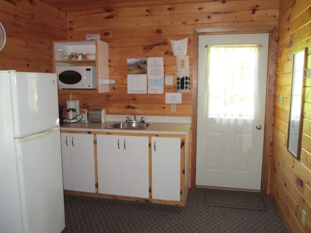 Red Lodge Resort Little Current الغرفة الصورة