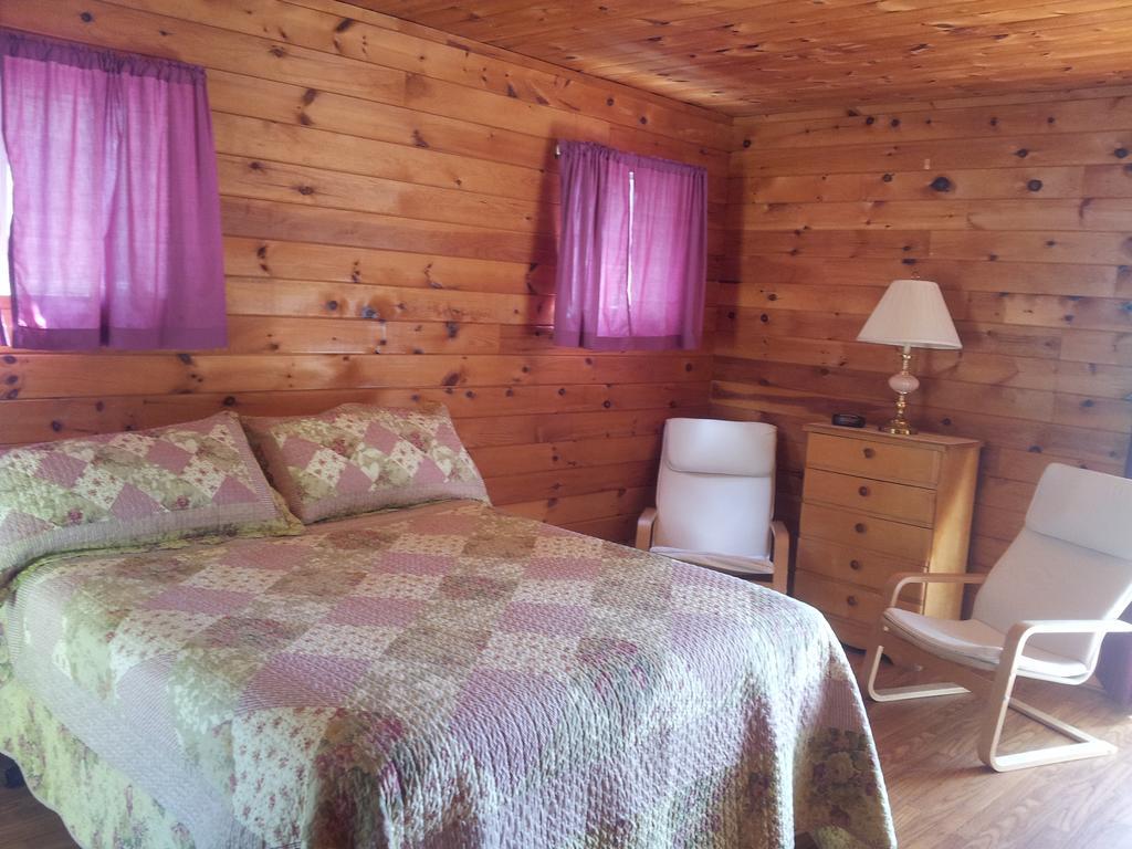 Red Lodge Resort Little Current الغرفة الصورة