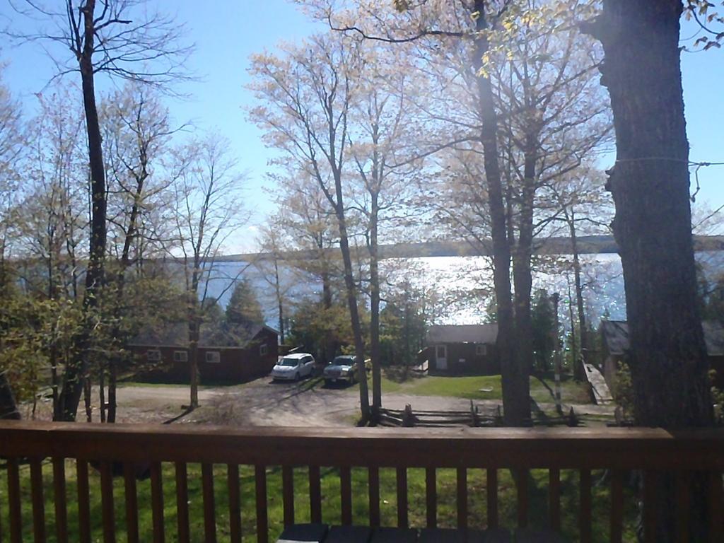 Red Lodge Resort Little Current الغرفة الصورة