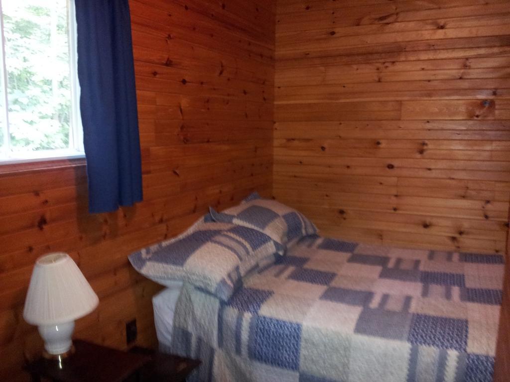 Red Lodge Resort Little Current الغرفة الصورة