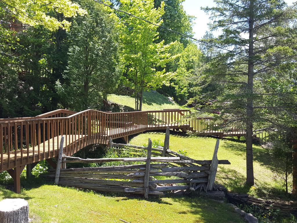 Red Lodge Resort Little Current الغرفة الصورة