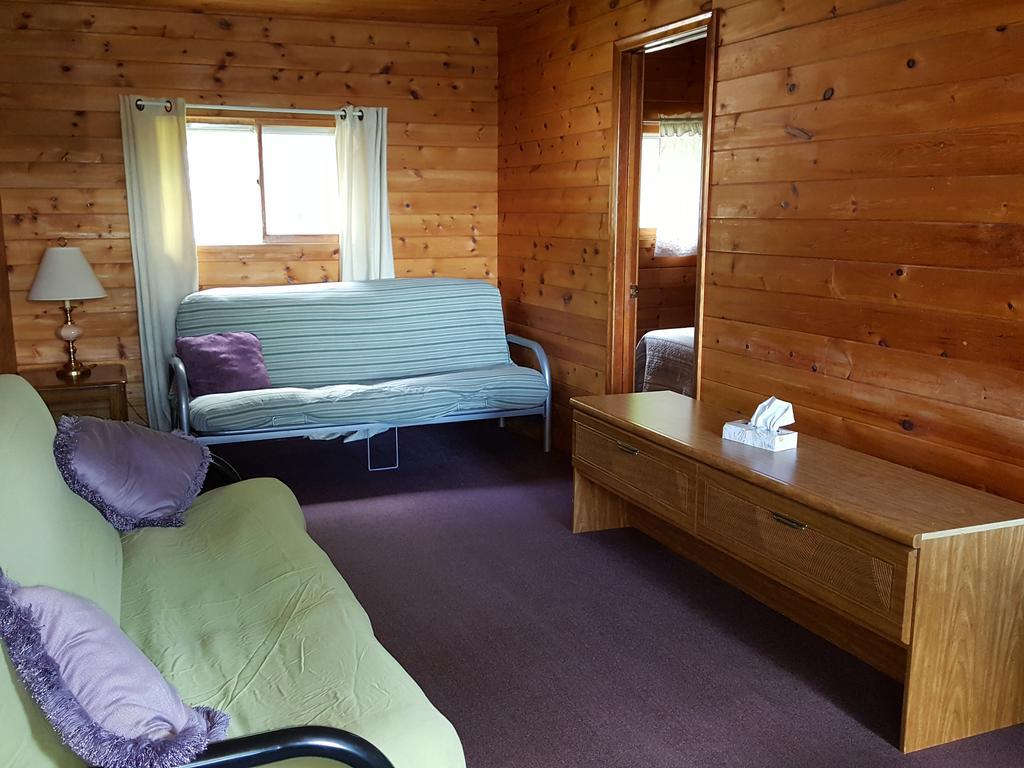 Red Lodge Resort Little Current المظهر الخارجي الصورة