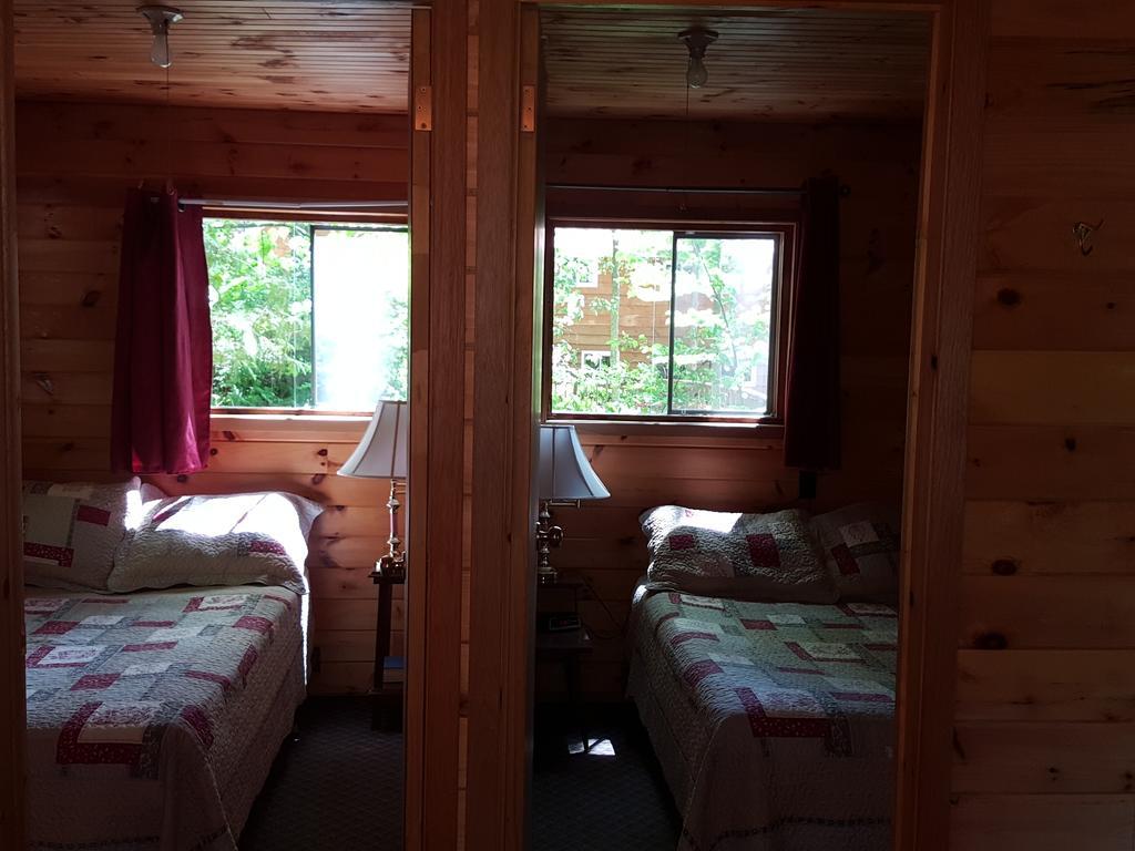 Red Lodge Resort Little Current الغرفة الصورة