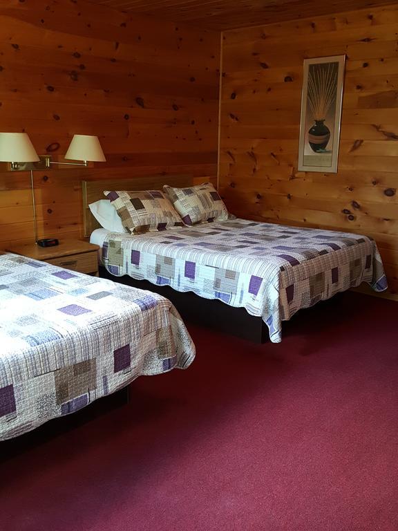 Red Lodge Resort Little Current الغرفة الصورة